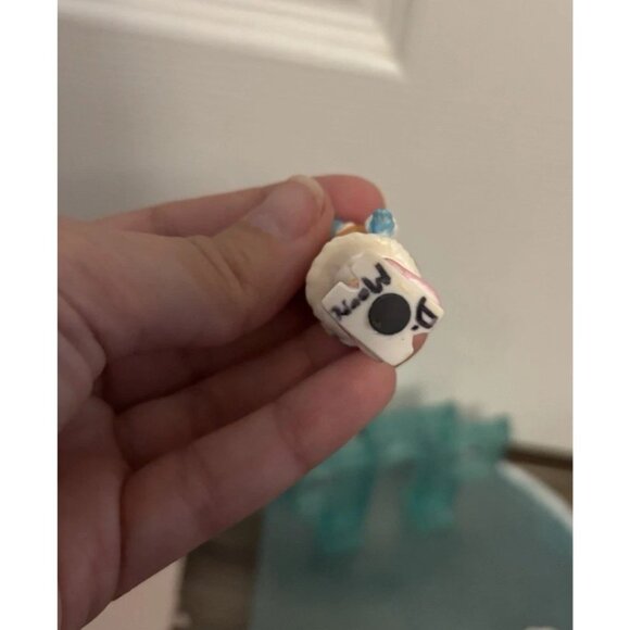 Vintage 1988 Fisher Price #5187 Precious Places Ice Castle Skating, Replacement - Picture 3 of 6